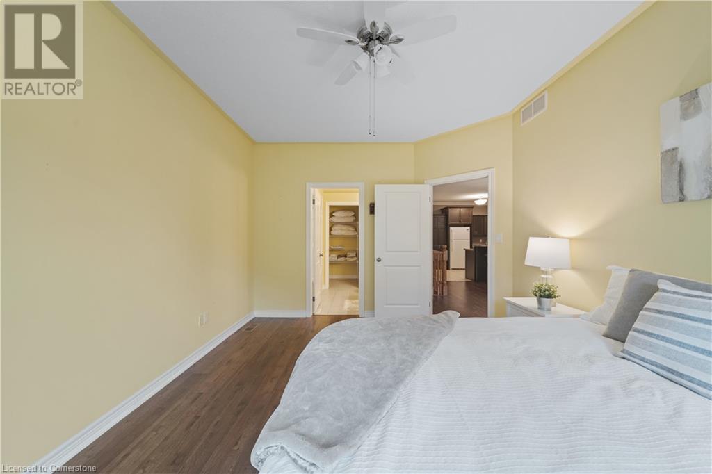 Photo 17 of 23 Iron Bridge Court, Caledonia ON
