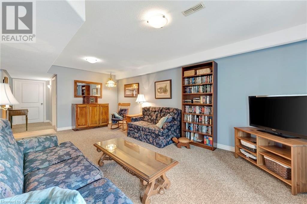 Photo 26 of 23 Iron Bridge Court, Caledonia ON