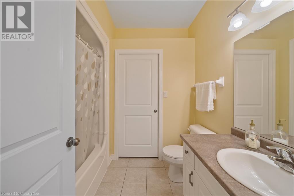 Photo 23 of 23 Iron Bridge Court, Caledonia ON