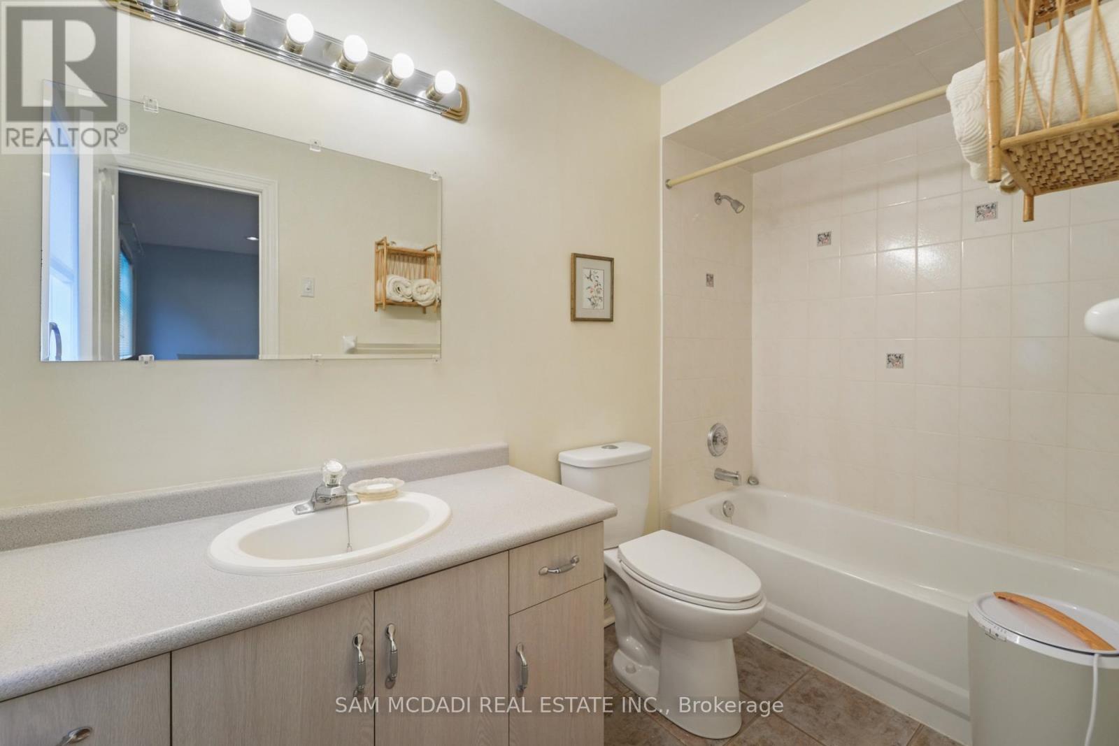 Photo 48 of 84 Maryland Drive, Selwyn ON