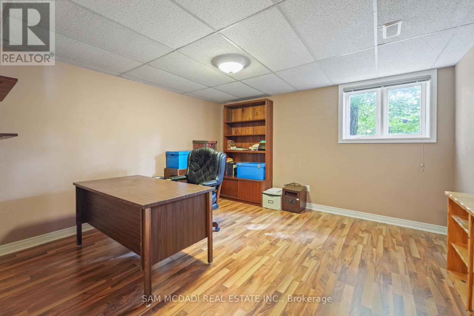 Photo 43 of 84 Maryland Drive, Selwyn ON