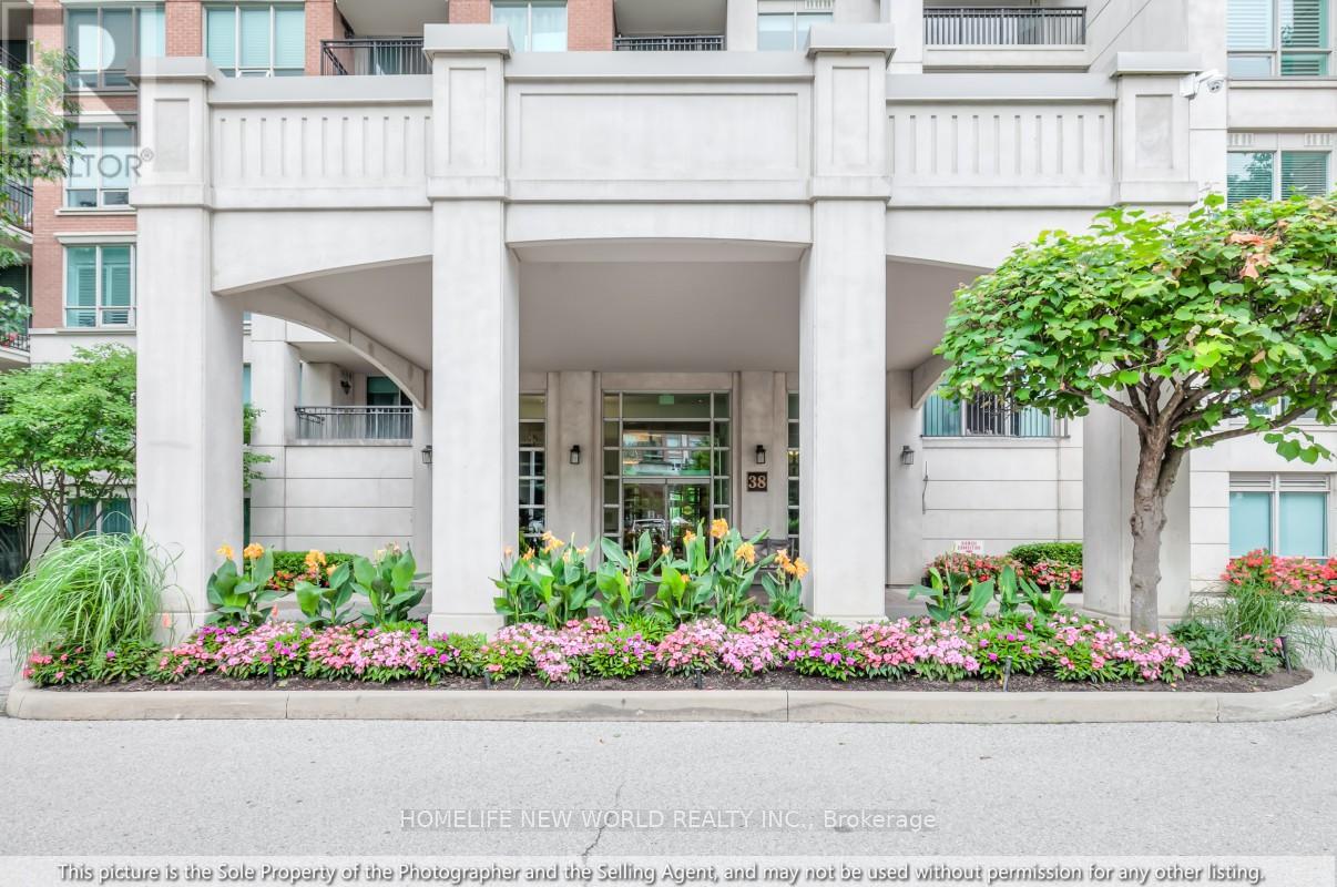 Photo 3 of 207 38 William Carson Crescent, Toronto ON