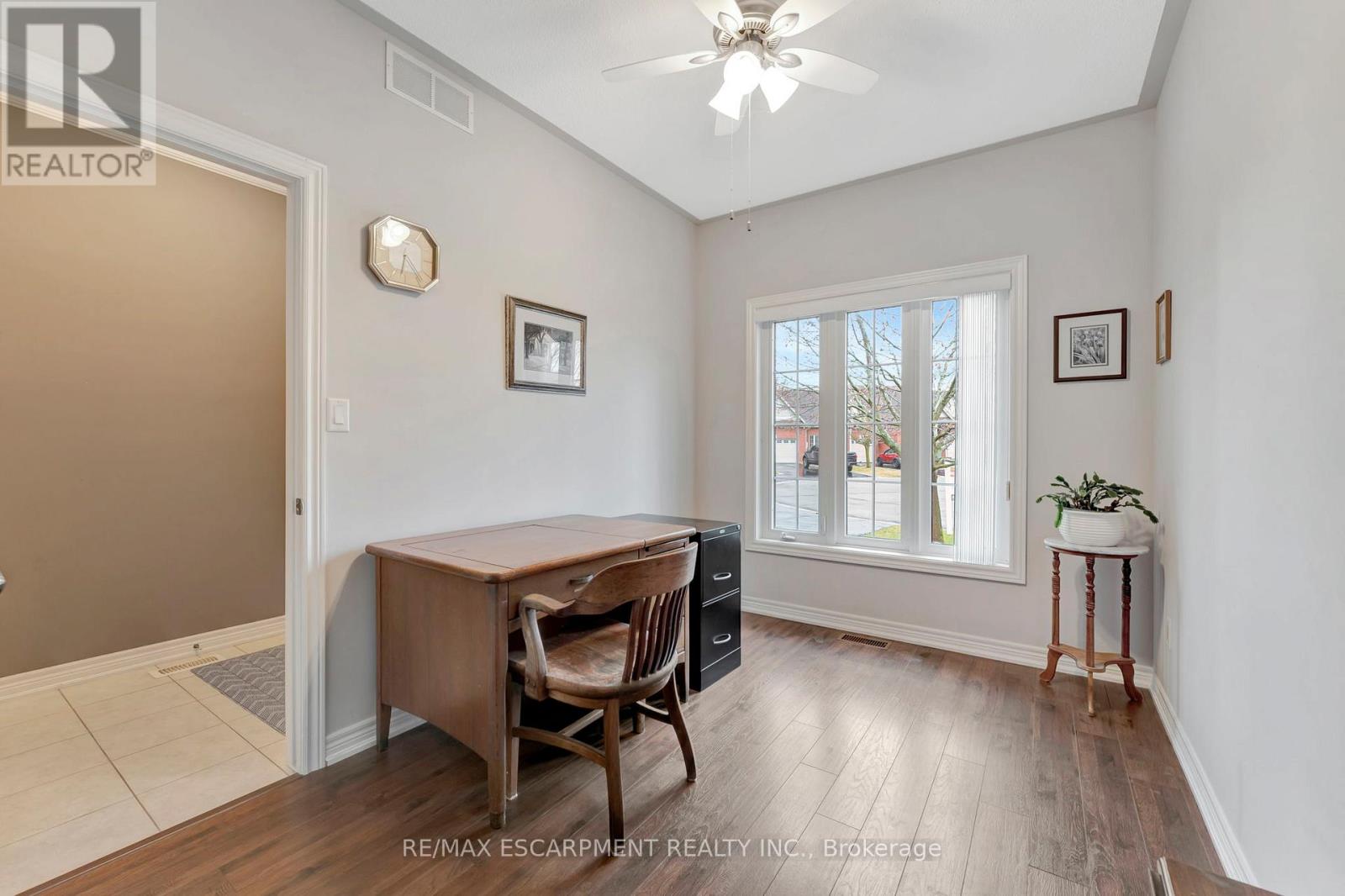 Photo 21 of 23 Iron Bridge Court, Haldimand ON
