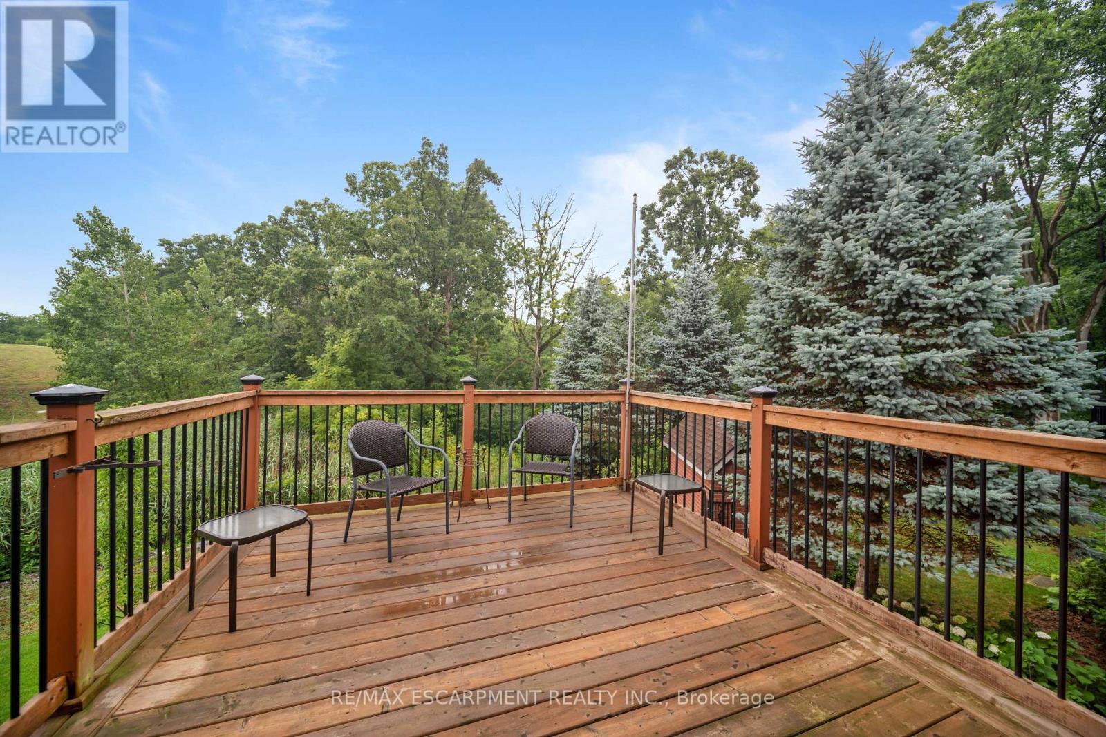 Photo 3 of 23 Iron Bridge Court, Haldimand ON