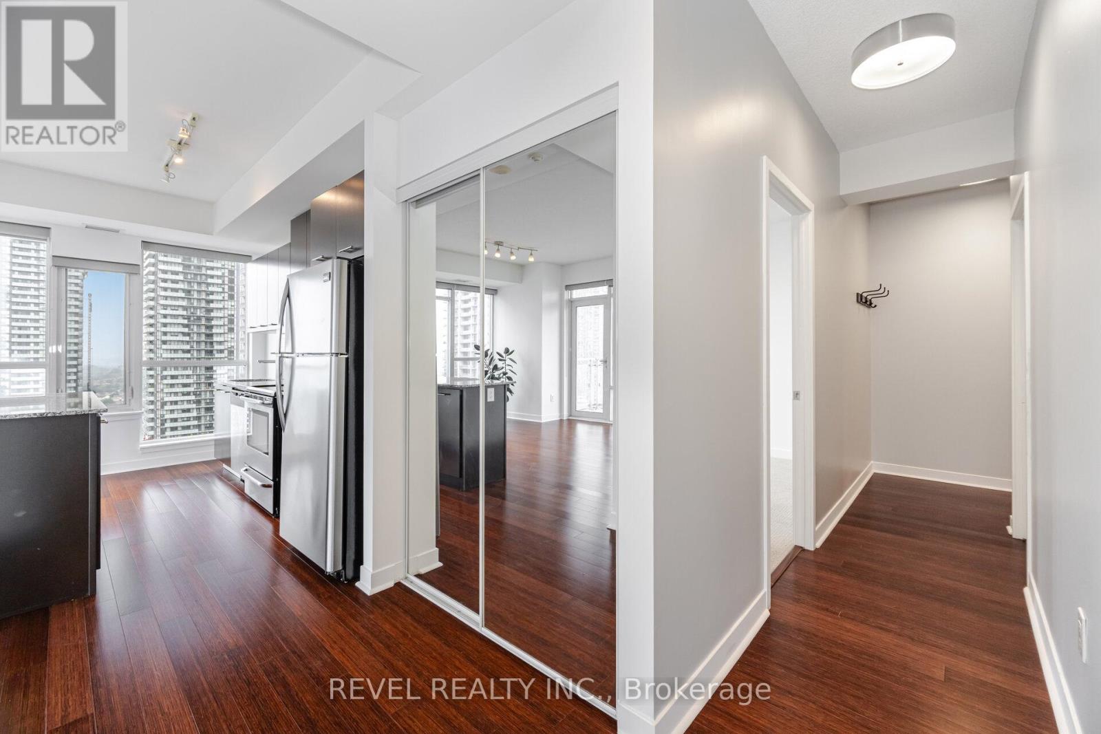 Photo 6 of 2105 365 Prince Of Wales Drive, Mississauga ON