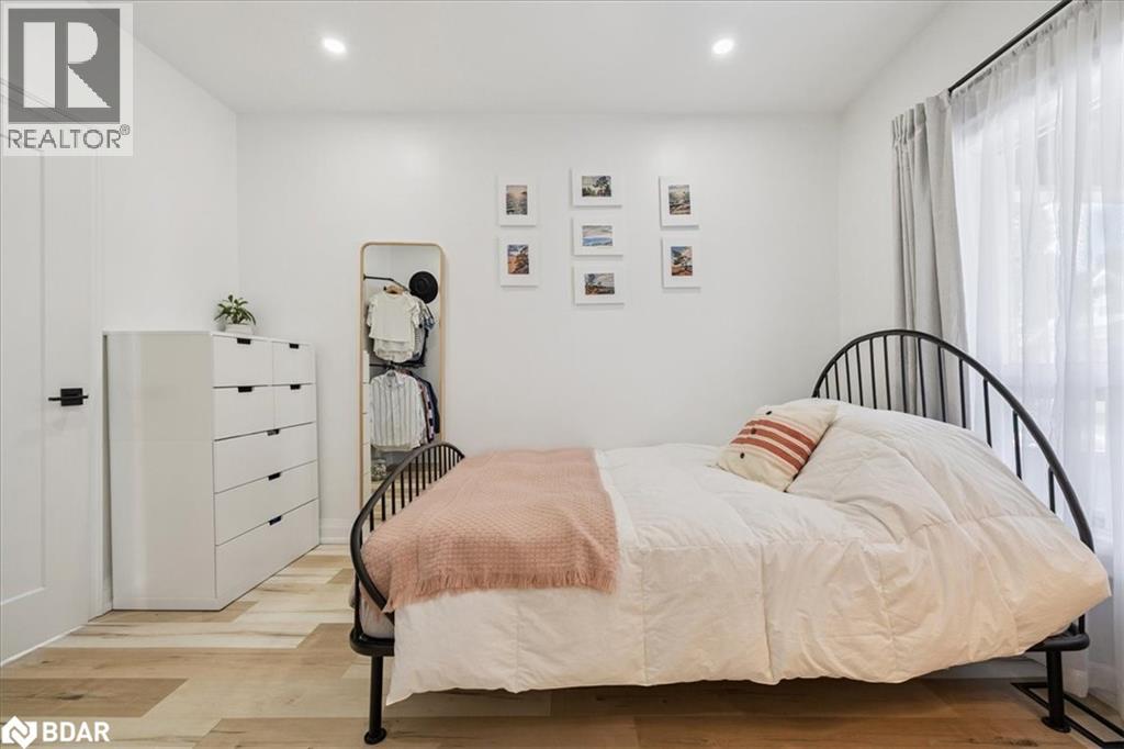 Photo 18 of 48 Aberdeen Avenue, Brantford ON