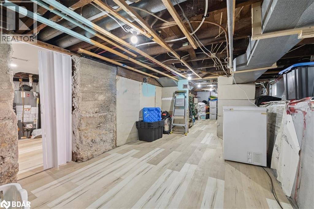 Photo 35 of 48 Aberdeen Avenue, Brantford ON