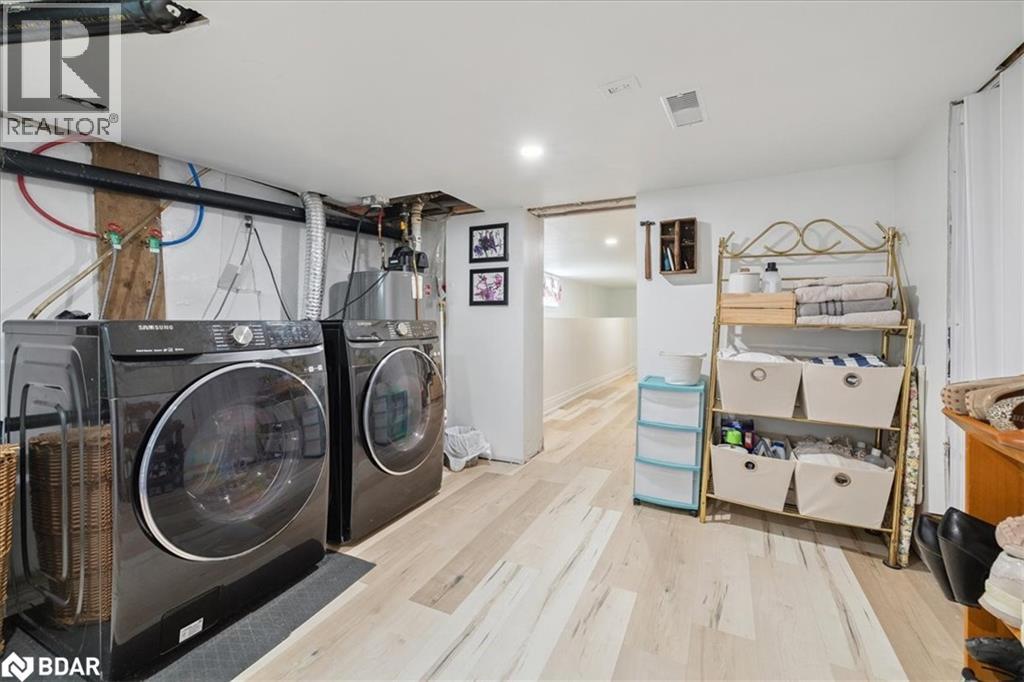Photo 33 of 48 Aberdeen Avenue, Brantford ON