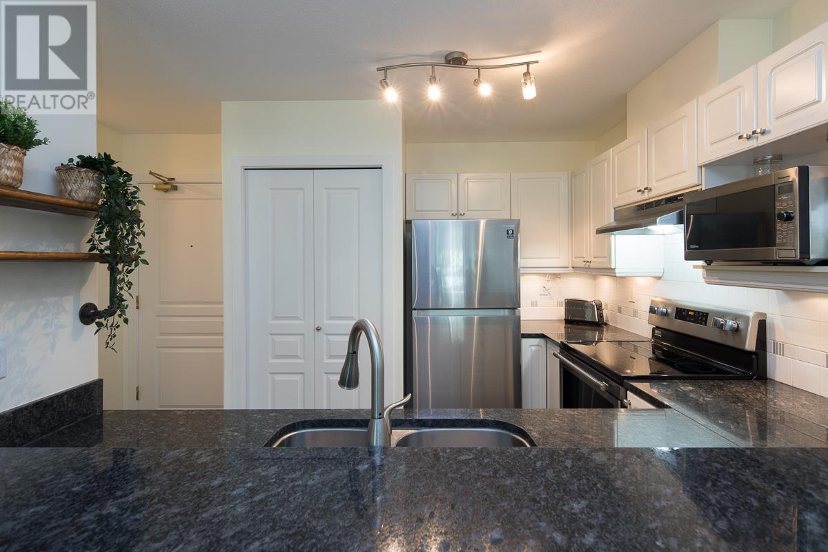 Photo 10 of 502 214 Eleventh Street, New Westminster BC
