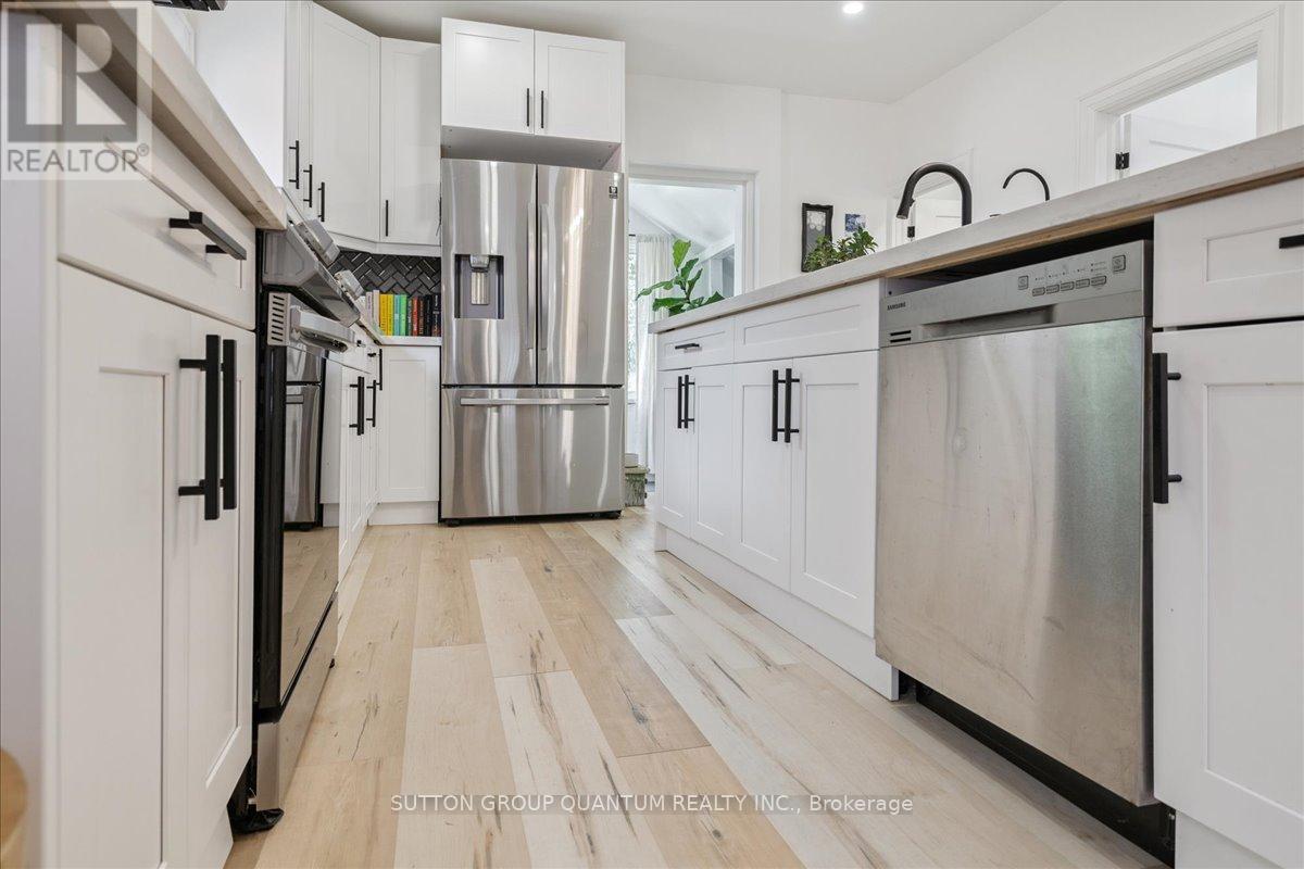 Photo 8 of 48 Aberdeen Avenue, Brantford ON