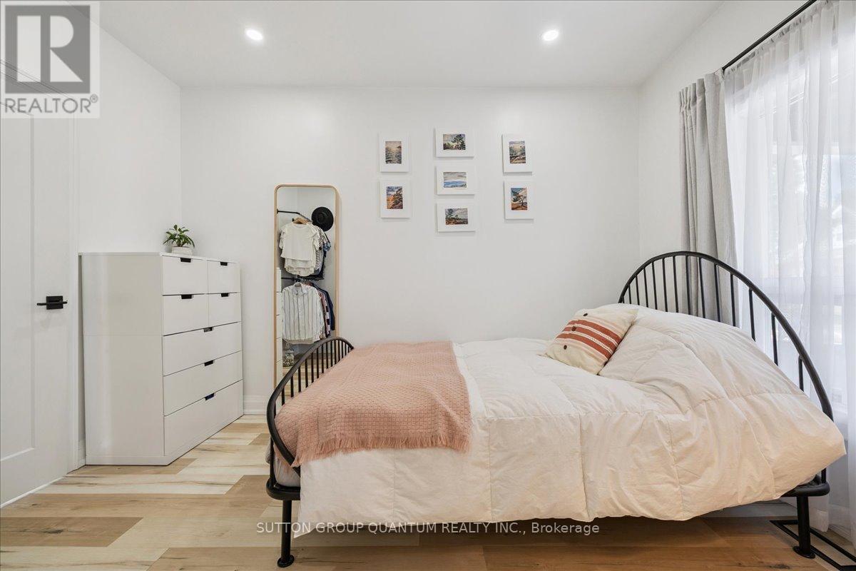 Photo 27 of 48 Aberdeen Avenue, Brantford ON
