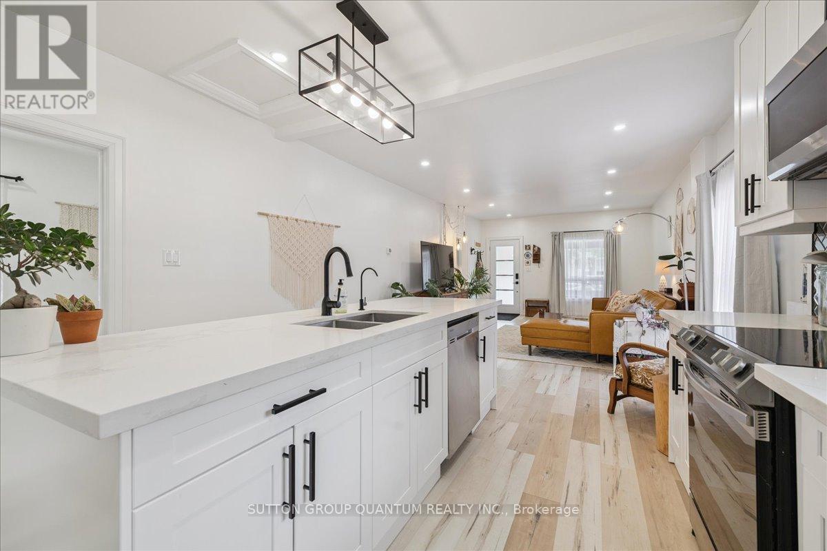 Photo 16 of 48 Aberdeen Avenue, Brantford ON