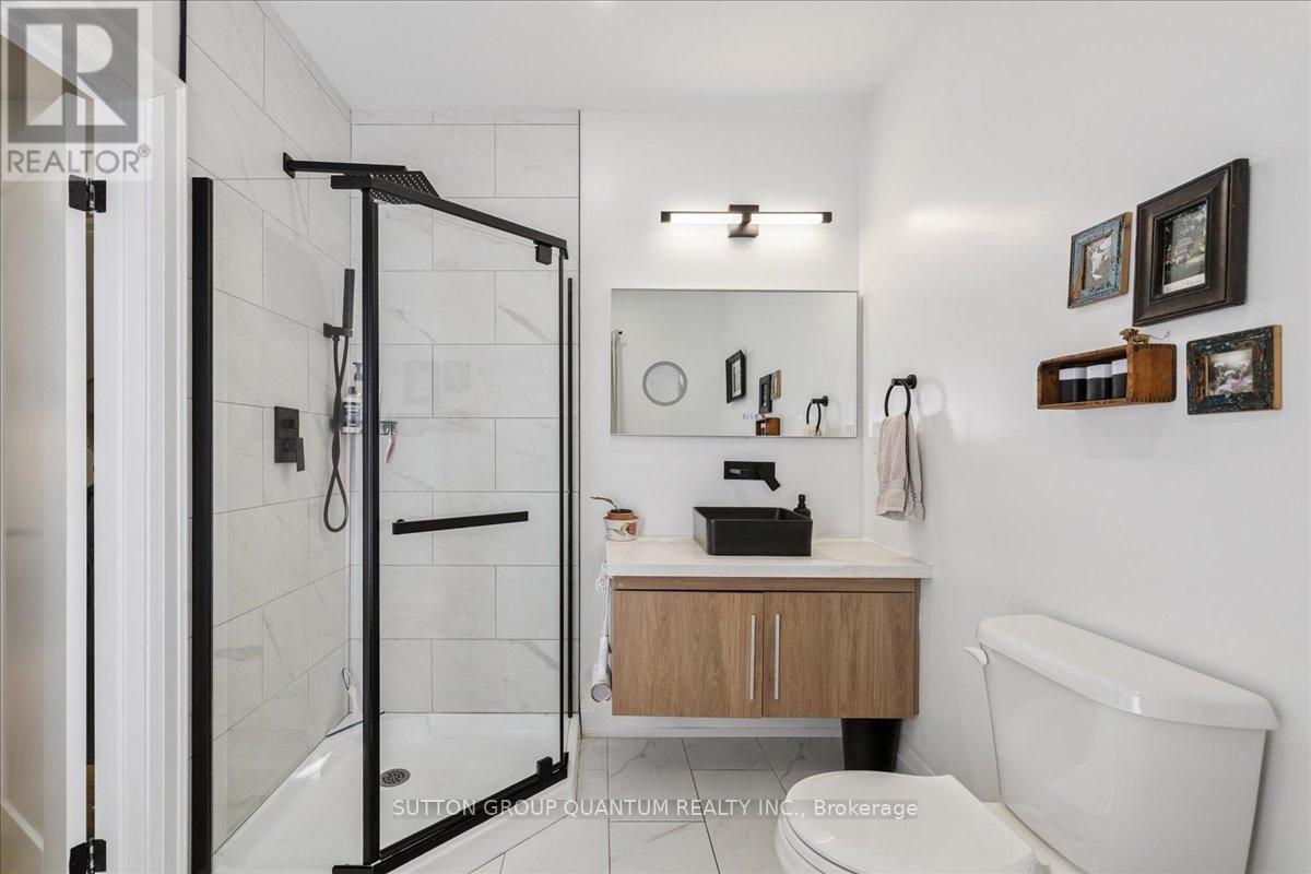 Photo 24 of 48 Aberdeen Avenue, Brantford ON