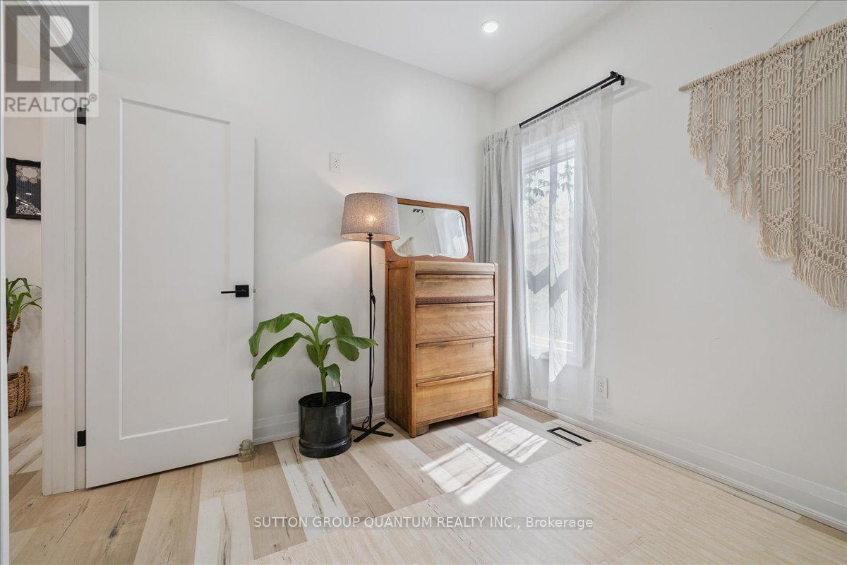 Photo 21 of 48 Aberdeen Avenue, Brantford ON