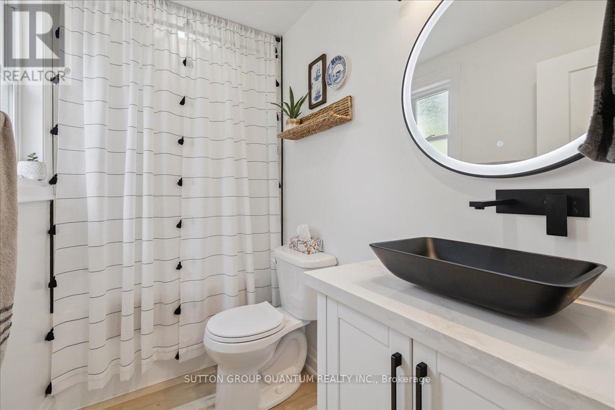 Photo 17 of 48 Aberdeen Avenue, Brantford ON