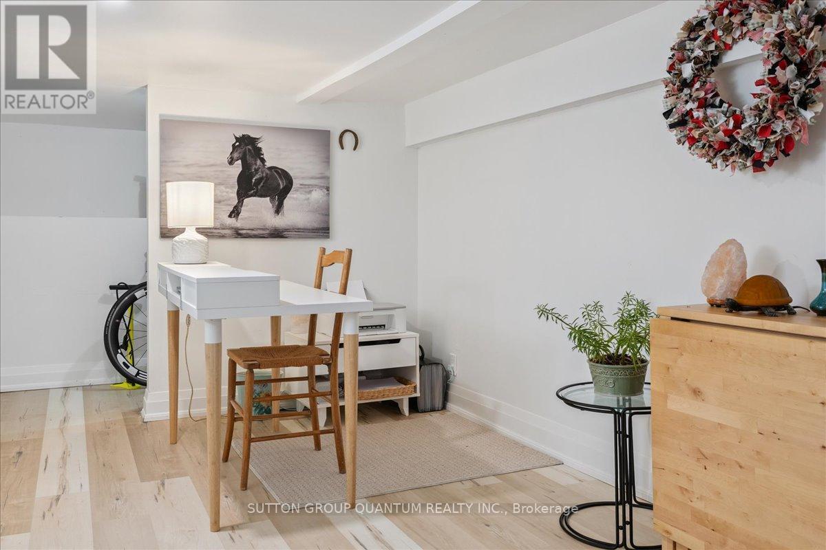 Photo 31 of 48 Aberdeen Avenue, Brantford ON