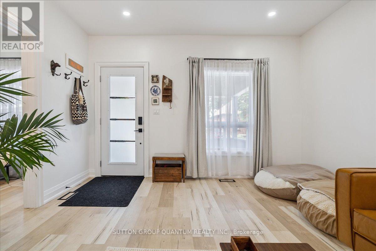 Photo 18 of 48 Aberdeen Avenue, Brantford ON