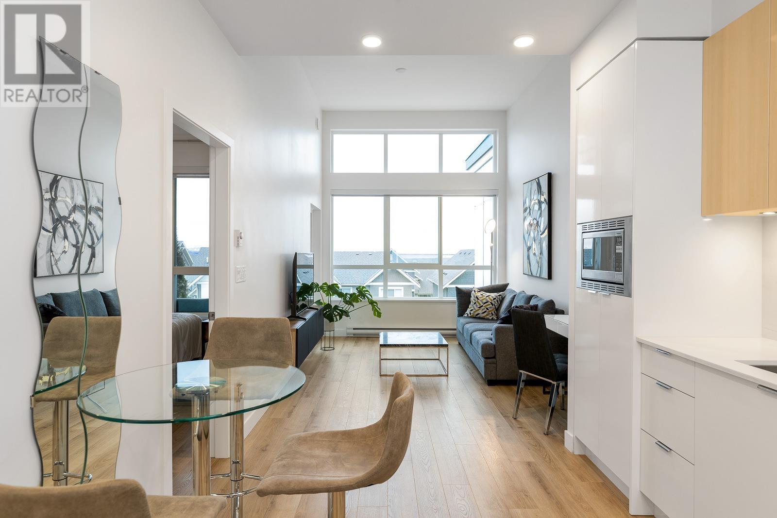 412 1892 STARLING Drive - main photo