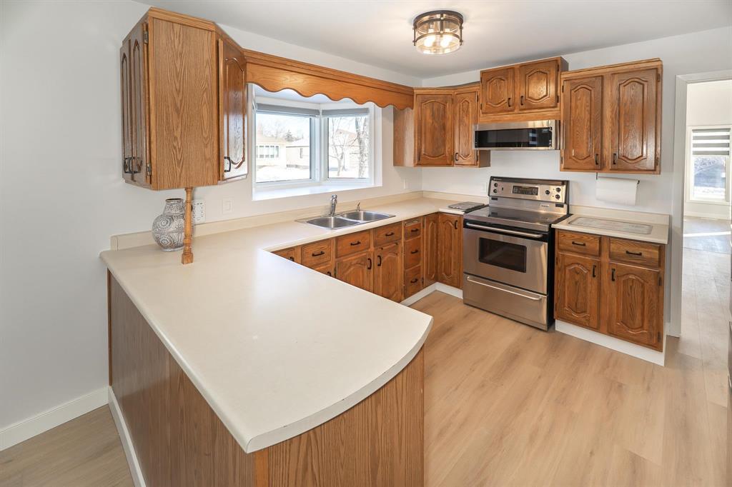 Photo 13 of 344 Rose Hill Way, Winnipeg MB
