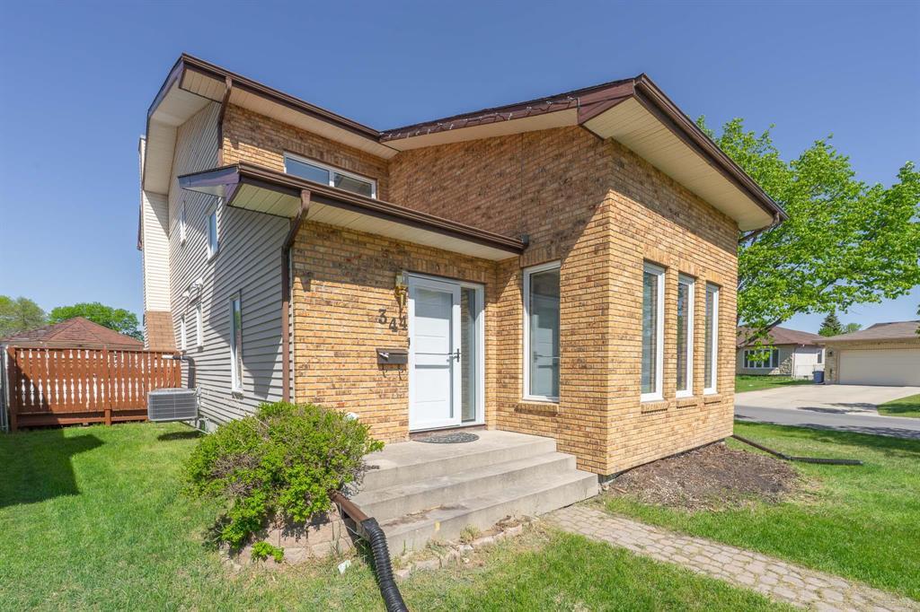 Photo 1 of 344 Rose Hill Way, Winnipeg MB