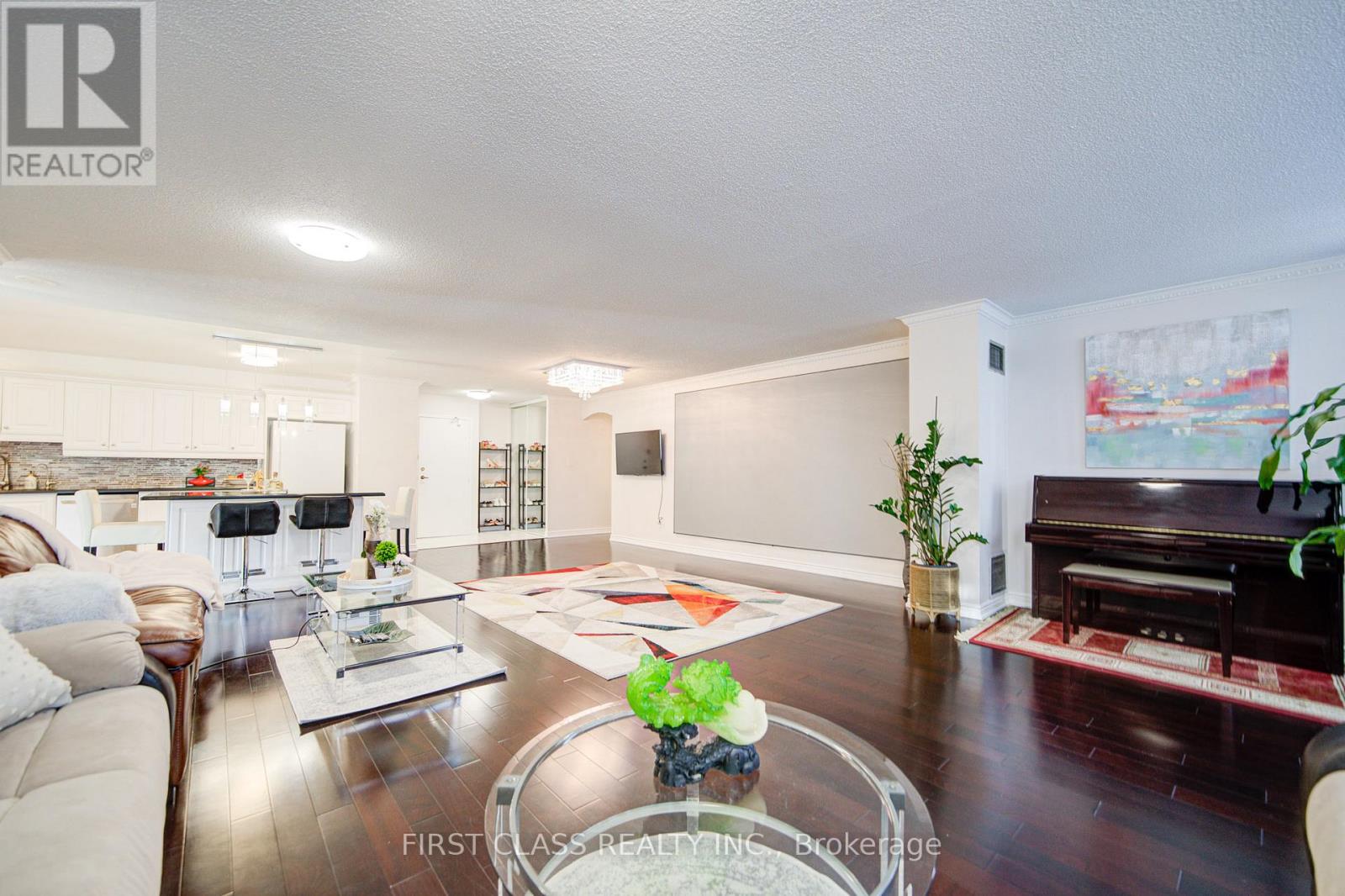Photo 5 of 138 25 Bamburgh Circle, Toronto ON
