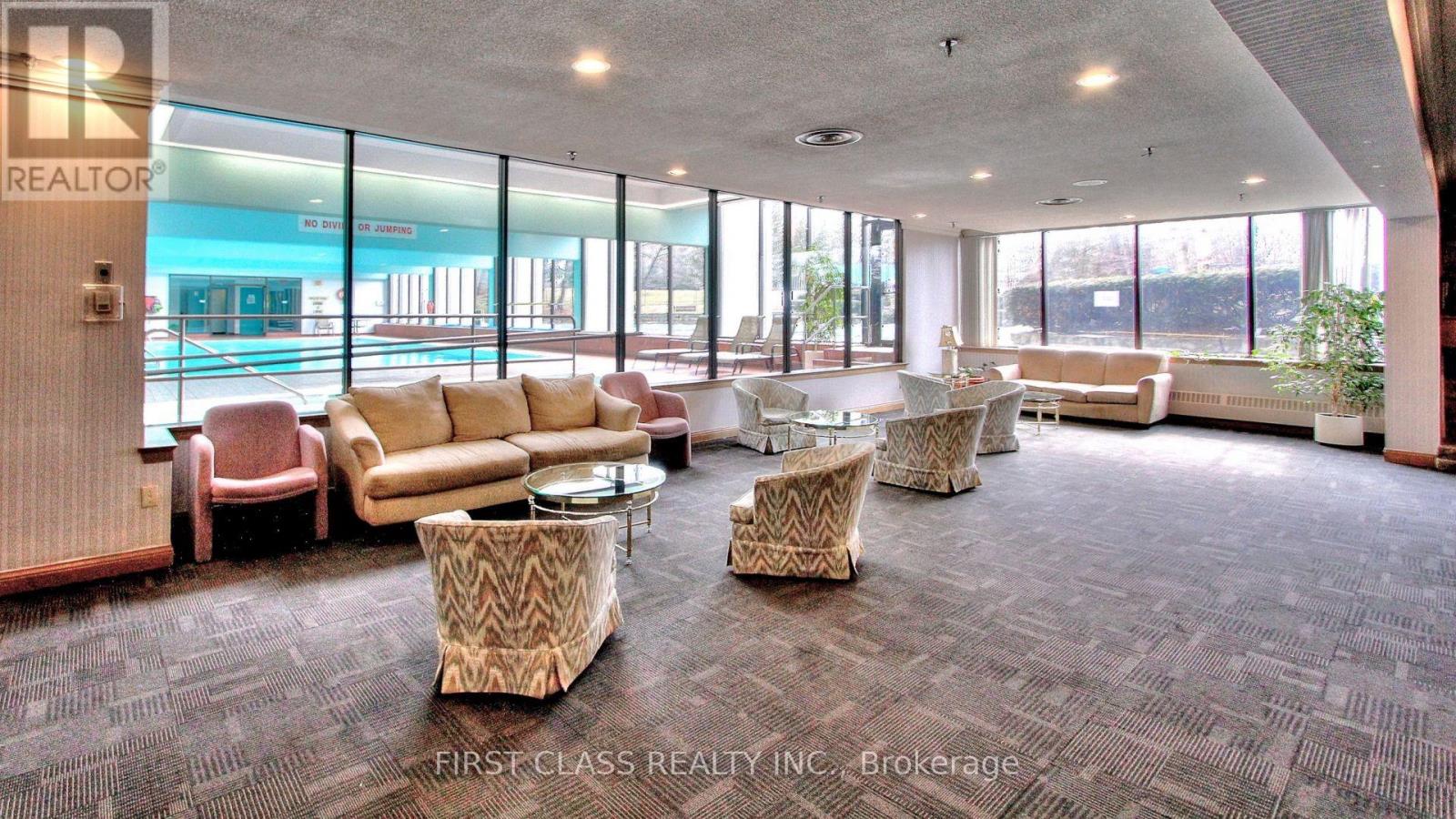 Photo 10 of 138 25 Bamburgh Circle, Toronto ON