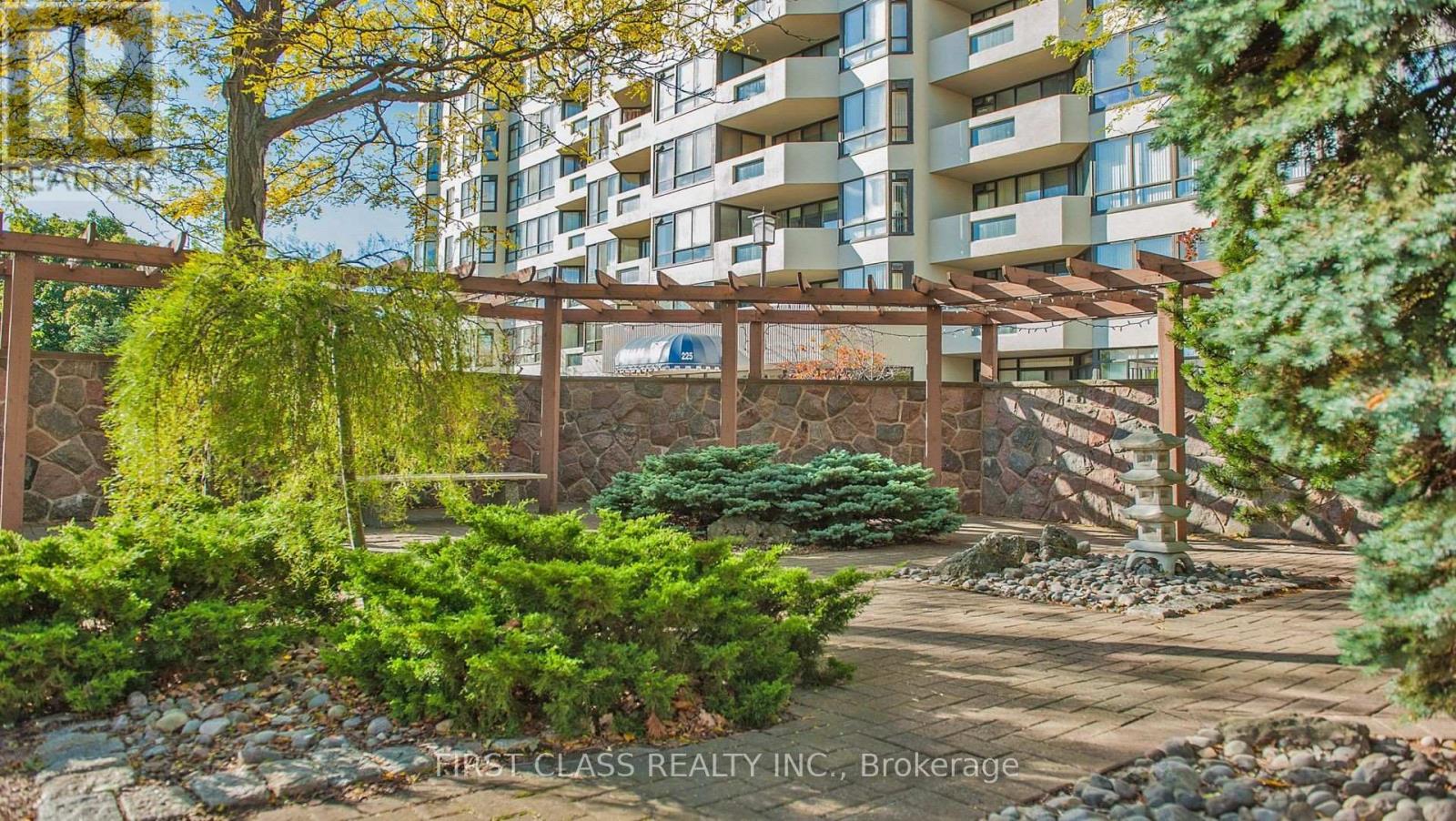 Photo 39 of 138 25 Bamburgh Circle, Toronto ON
