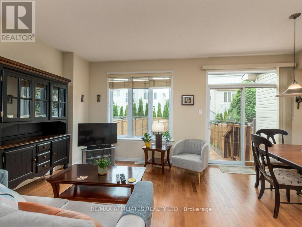 Photo 7 of 252 Badgeley Avenue, Ottawa ON
