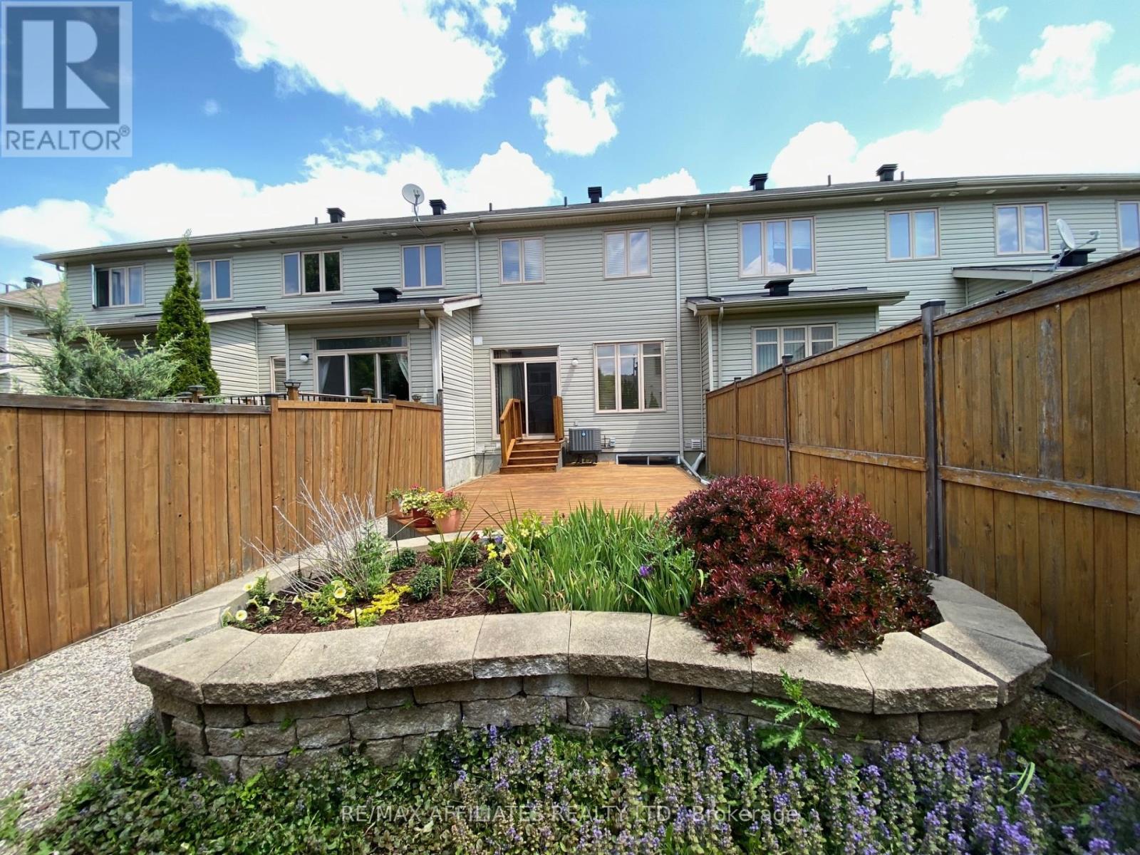 Photo 27 of 252 Badgeley Avenue, Ottawa ON