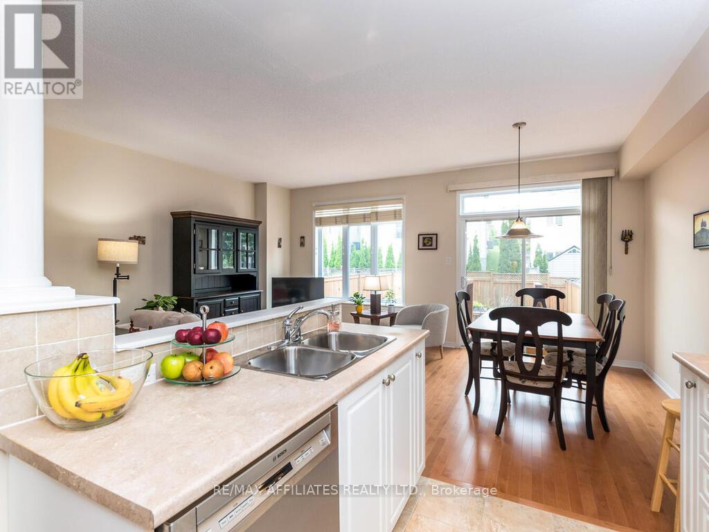 Photo 13 of 252 Badgeley Avenue, Ottawa ON