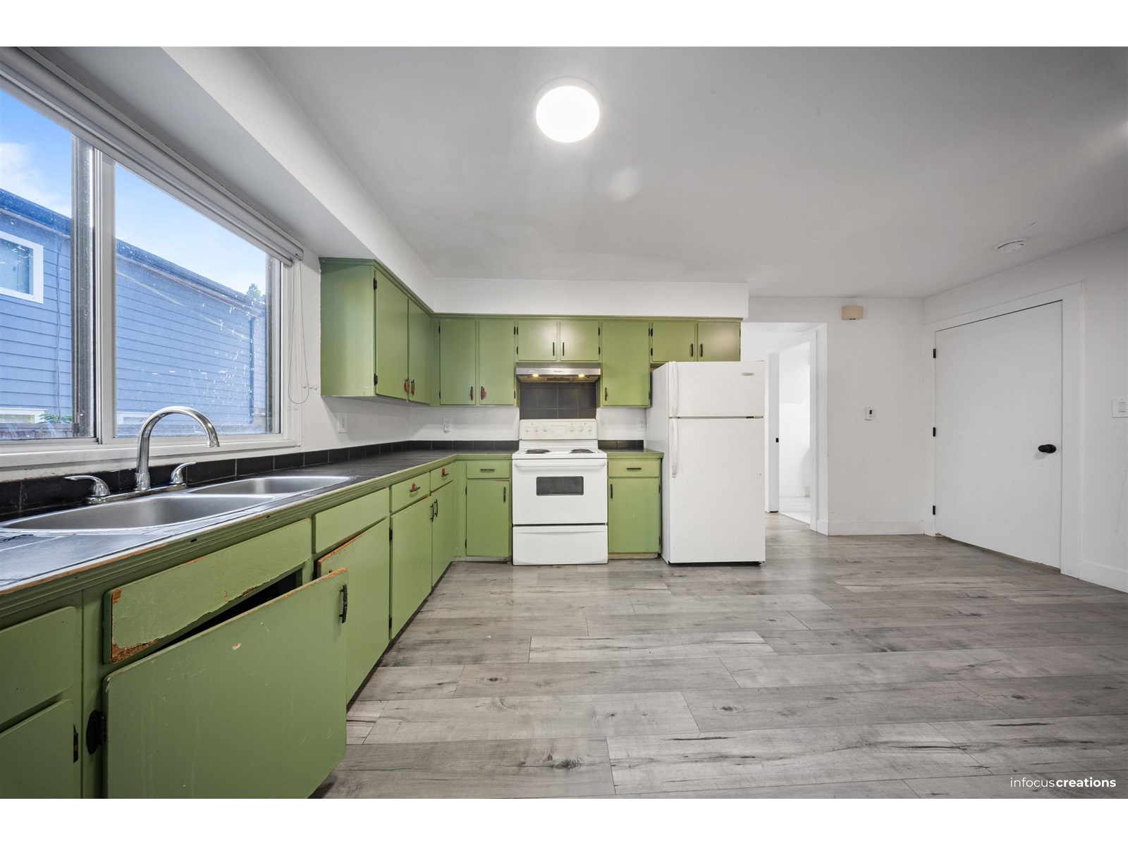 Photo 13 of 7126 130 Street, Surrey BC