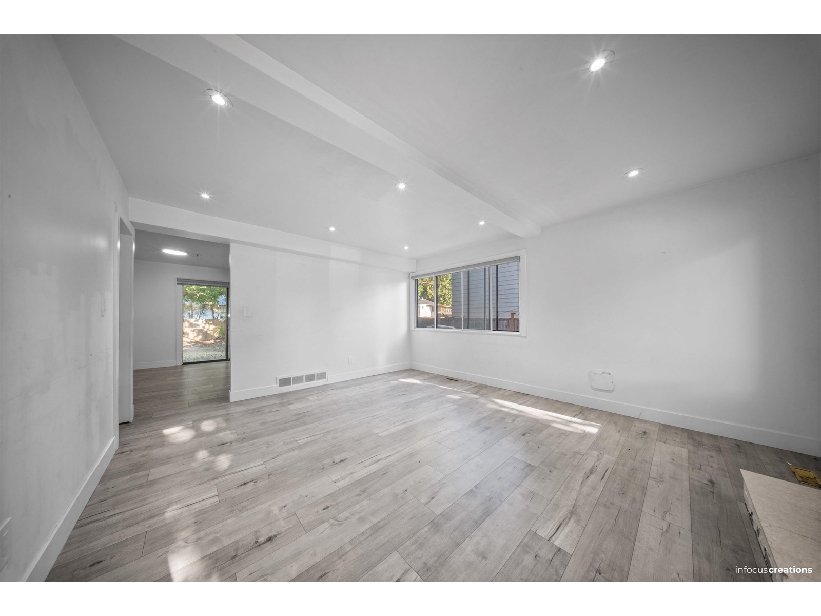 Photo 8 of 7126 130 Street, Surrey BC