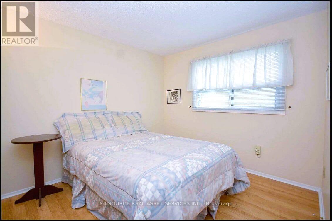 Photo 3 of Upper 2769 Willowmore Way, Mississauga ON