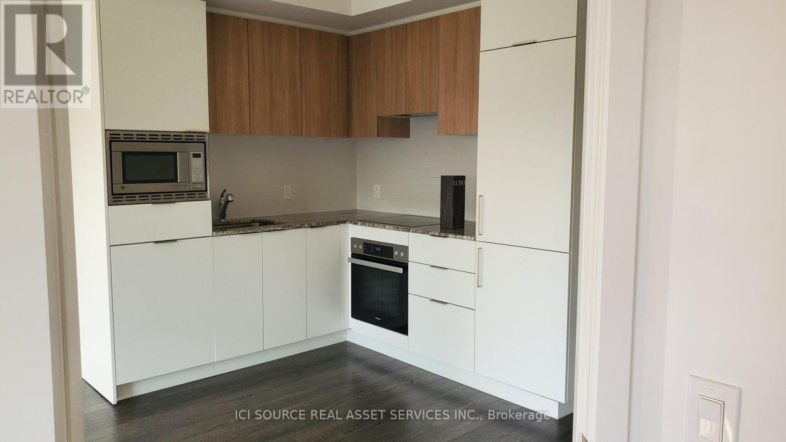 Photo 4 of 2206 50 Oneill Road, Toronto ON
