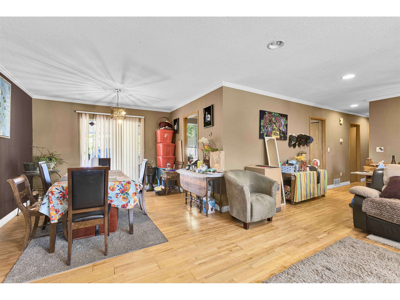 Photo 12 of 15307 85 A Avenue, Surrey BC