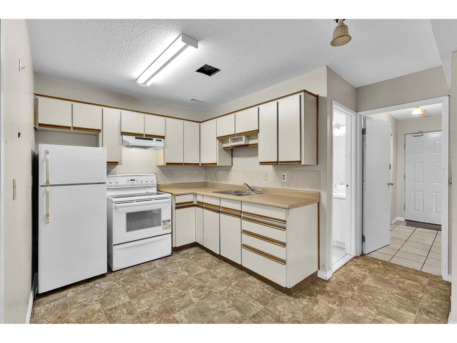 Photo 25 of 15307 85 A Avenue, Surrey BC