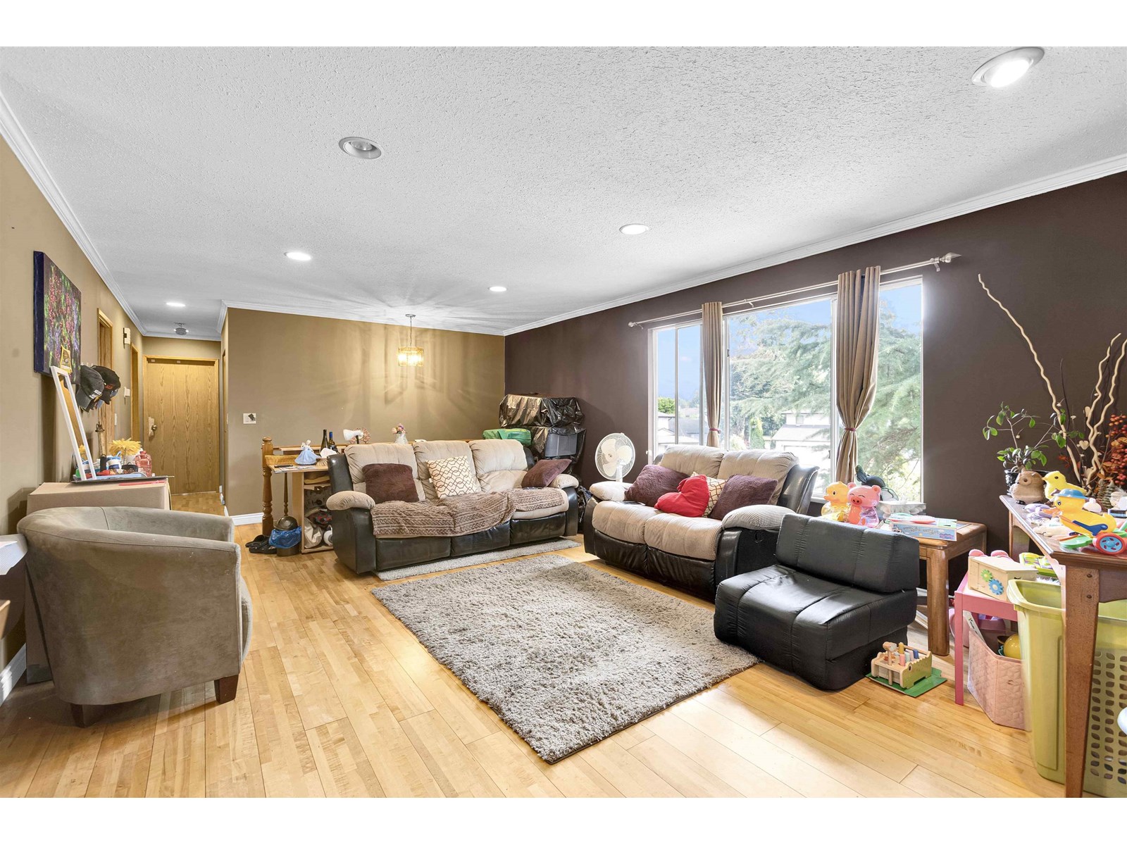 Photo 11 of 15307 85 A Avenue, Surrey BC