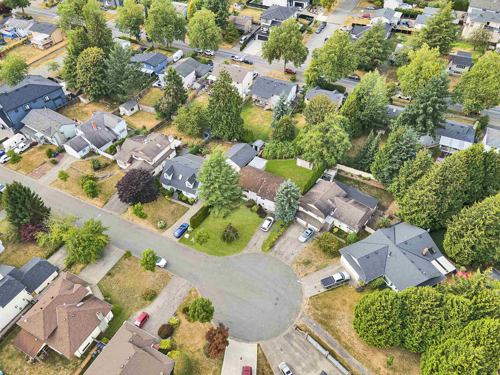 Photo 3 of 15307 85 A Avenue, Surrey BC