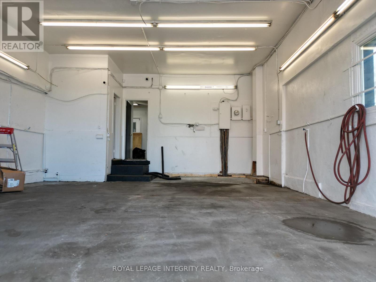 Photo 9 of 1049 Merivale Road, Ottawa ON