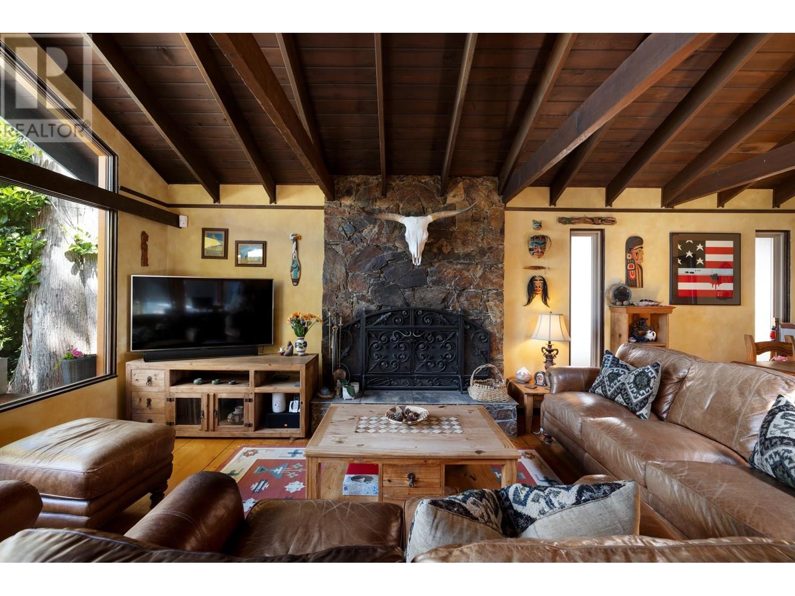 Photo 11 of 315 Bayview Road, Lions Bay BC