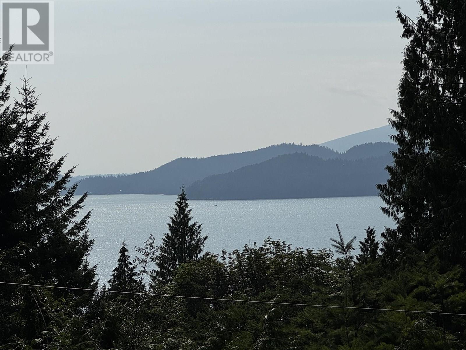 Photo 10 of 315 Bayview Road, Lions Bay BC