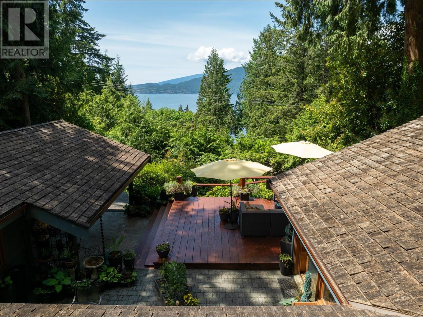 Photo 1 of 315 Bayview Road, Lions Bay BC