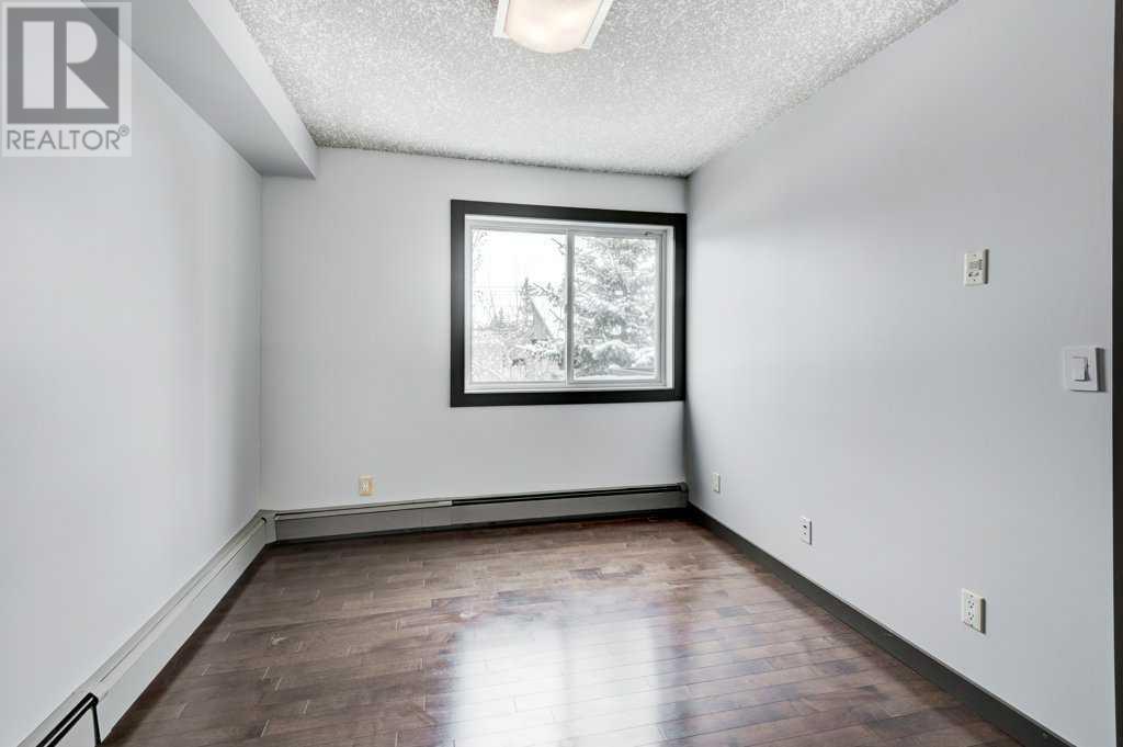 Single Family House for Sale in    Street SW Killarney/Glengarry Calgary 