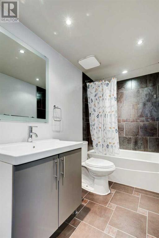 Single Family House for Sale in    Street SW Killarney/Glengarry Calgary 