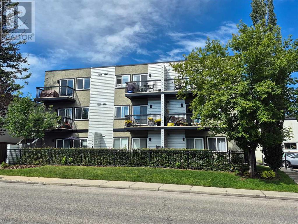 Single Family House for Sale in    Street SW Killarney/Glengarry Calgary 