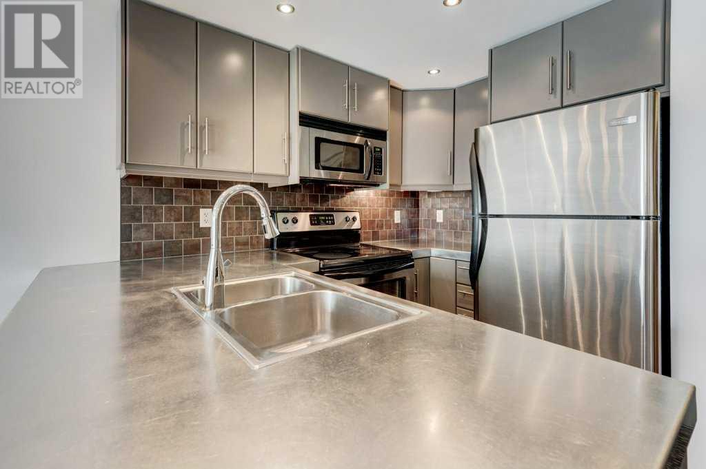 Single Family House for Sale in    Street SW Killarney/Glengarry Calgary 