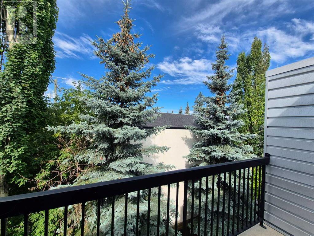 Single Family House for Sale in    Street SW Killarney/Glengarry Calgary 