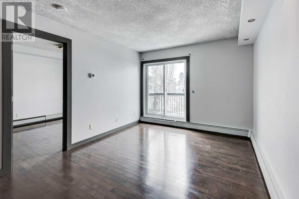 Single Family House for Sale in    Street SW Killarney/Glengarry Calgary 
