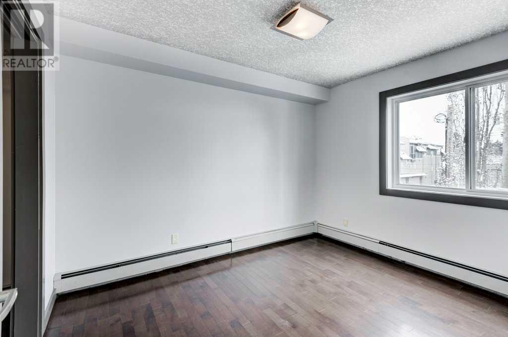 Single Family House for Sale in    Street SW Killarney/Glengarry Calgary 