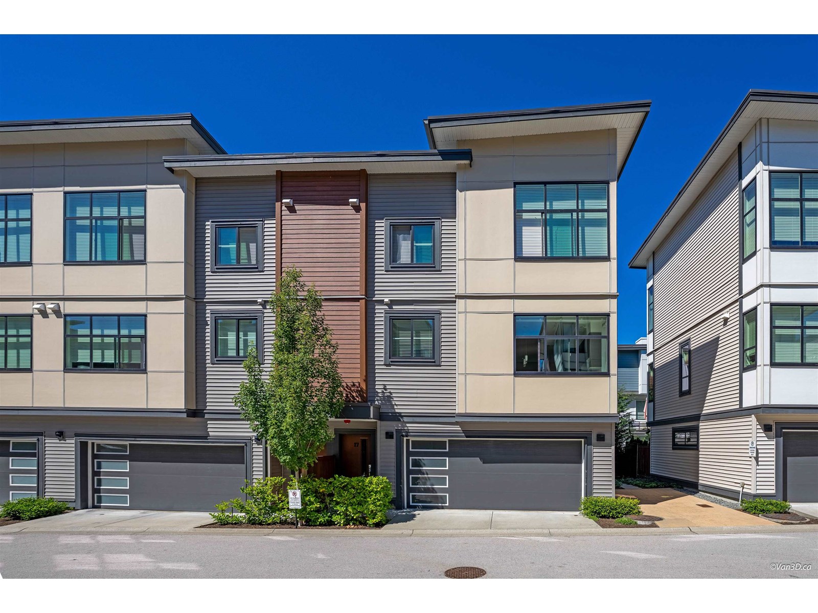Photo 1 of 17 20849 78 B Avenue, Langley BC